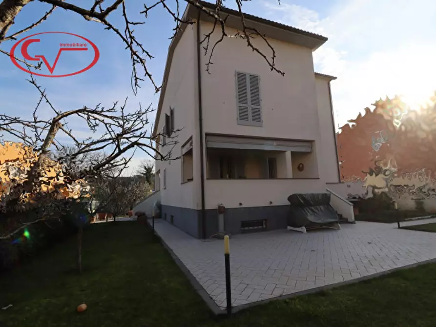 Immagine 4 di Villa in vendita  in via vespucci a Montevarchi