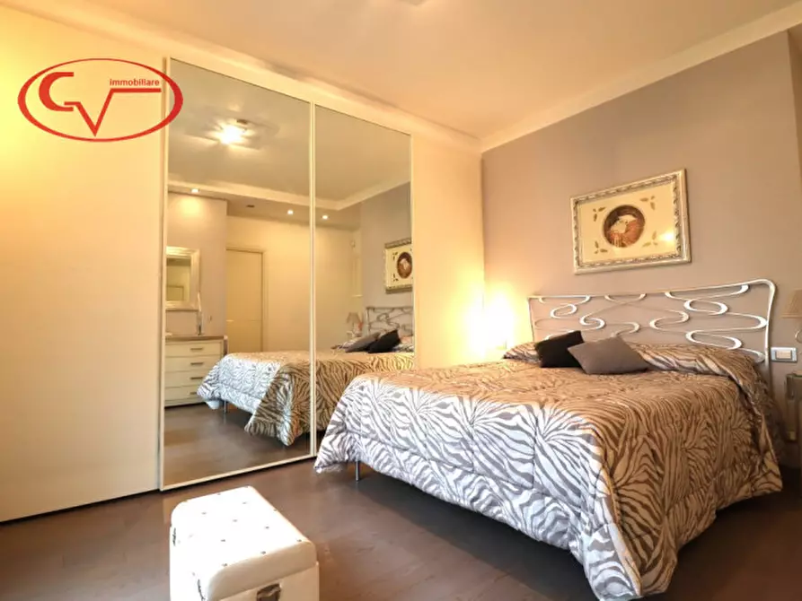 Immagine 14 di Villa in vendita  in via vespucci a Montevarchi