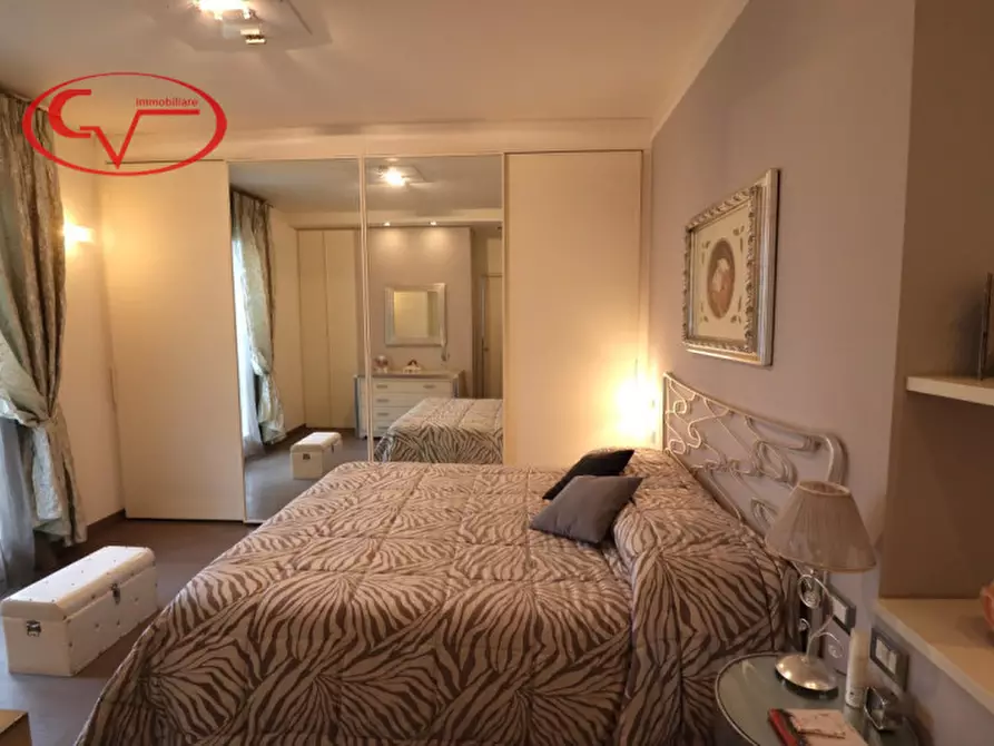 Immagine 15 di Villa in vendita  in via vespucci a Montevarchi