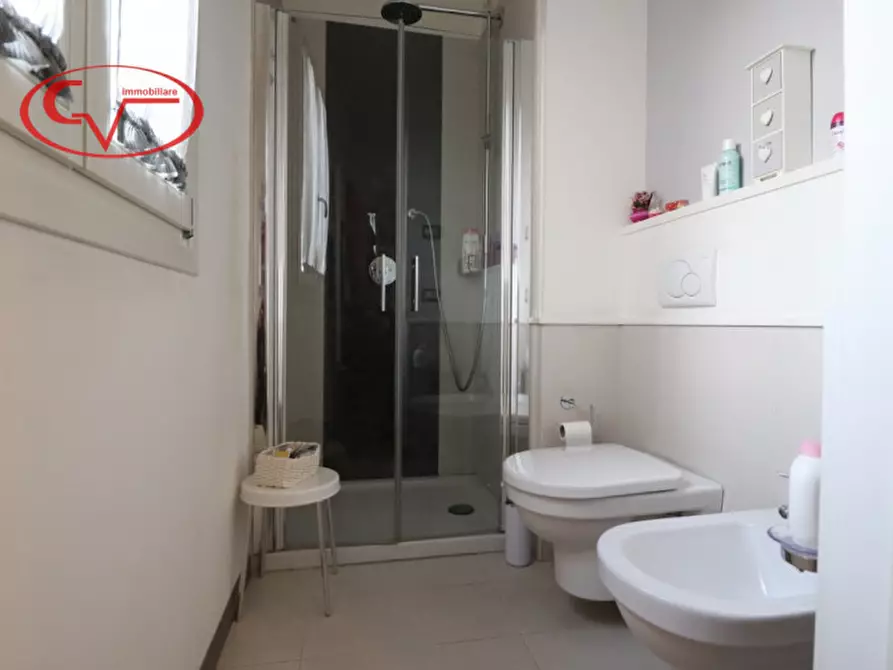 Immagine 16 di Villa in vendita  in via vespucci a Montevarchi