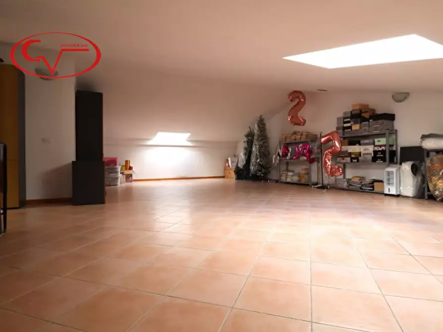 Immagine 18 di Villa in vendita  in via vespucci a Montevarchi