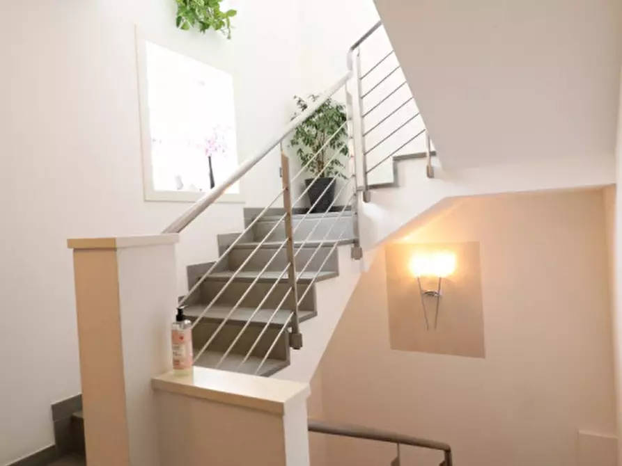 Immagine 21 di Villa in vendita  in via vespucci a Montevarchi