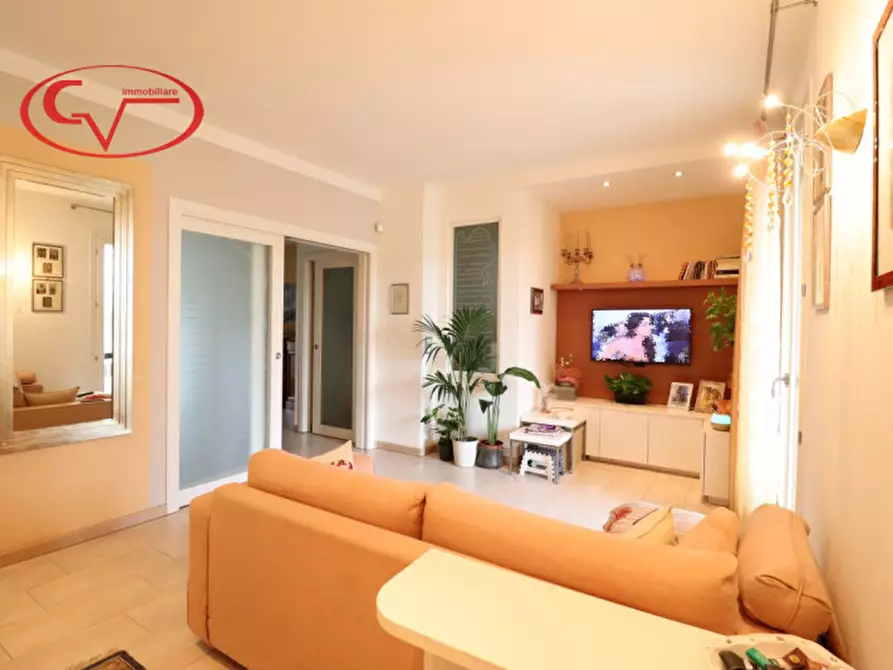 Immagine 23 di Villa in vendita  in via vespucci a Montevarchi