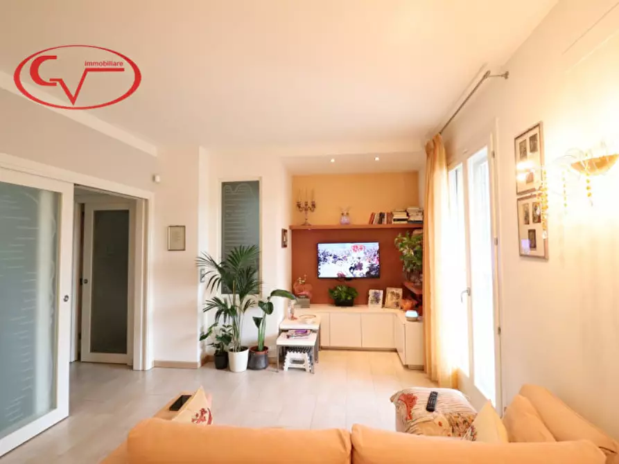 Immagine 24 di Villa in vendita  in via vespucci a Montevarchi