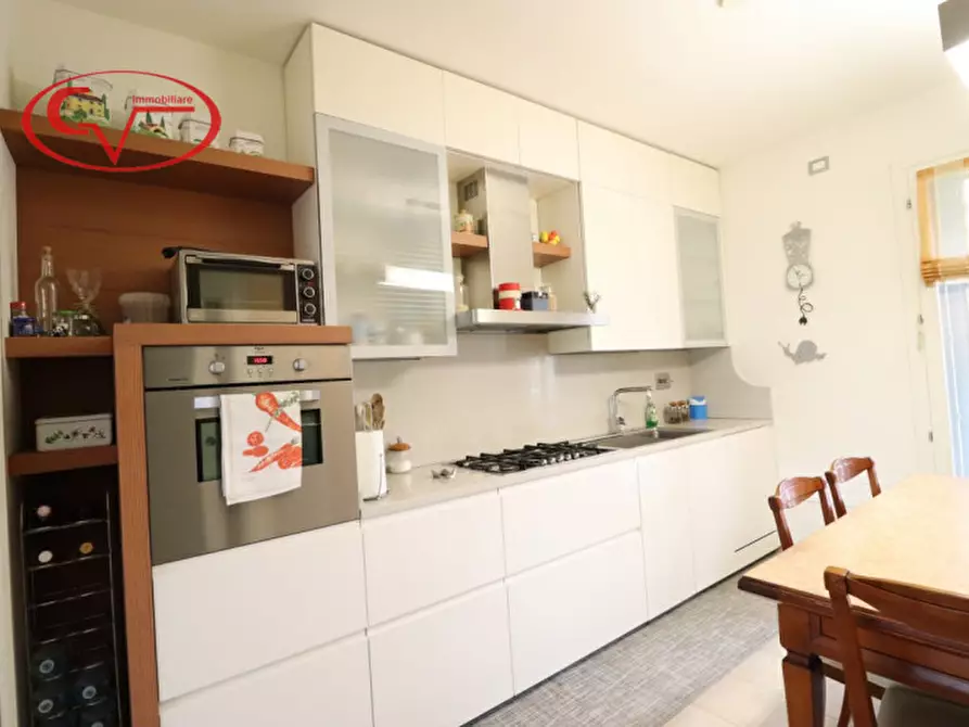 Immagine 30 di Villa in vendita  in via vespucci a Montevarchi