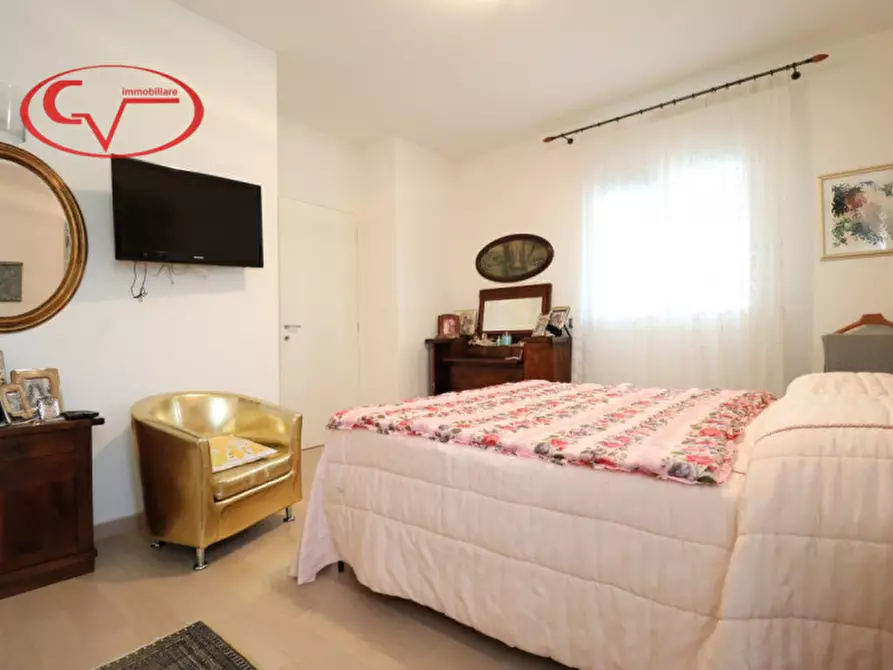 Immagine 34 di Villa in vendita  in via vespucci a Montevarchi