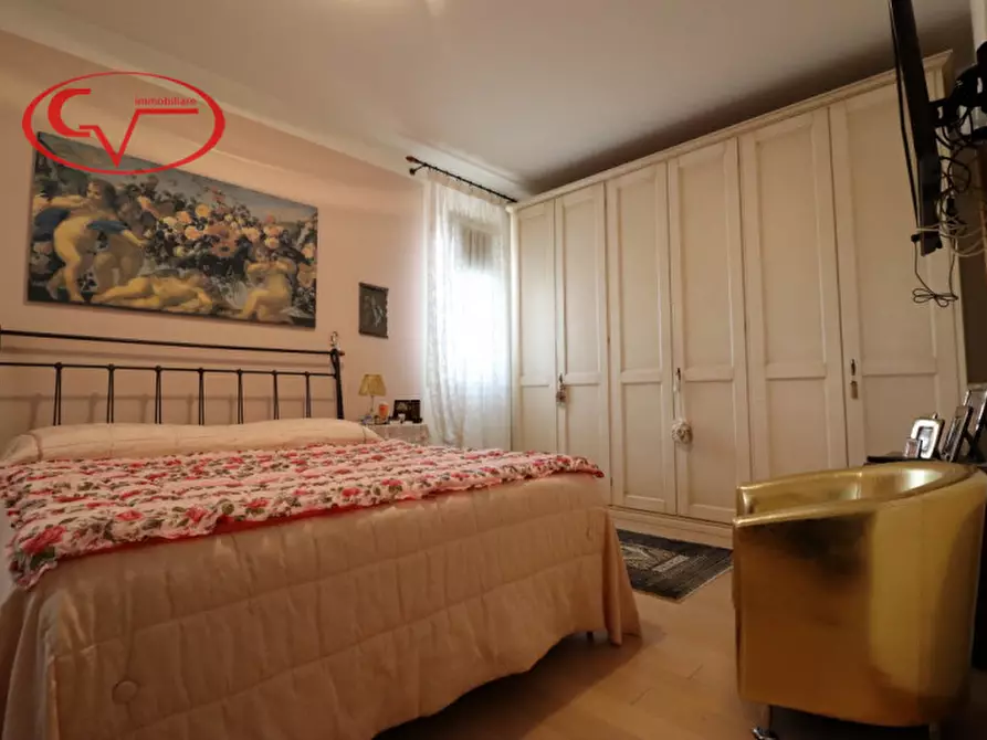 Immagine 36 di Villa in vendita  in via vespucci a Montevarchi