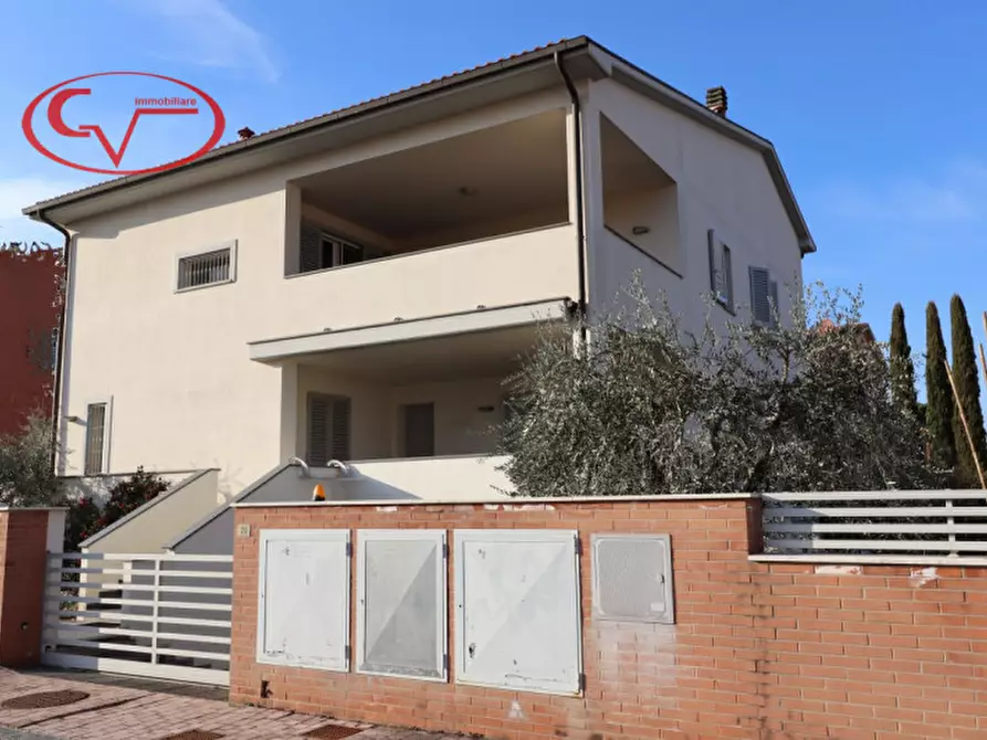 Immagine 40 di Villa in vendita  in via vespucci a Montevarchi