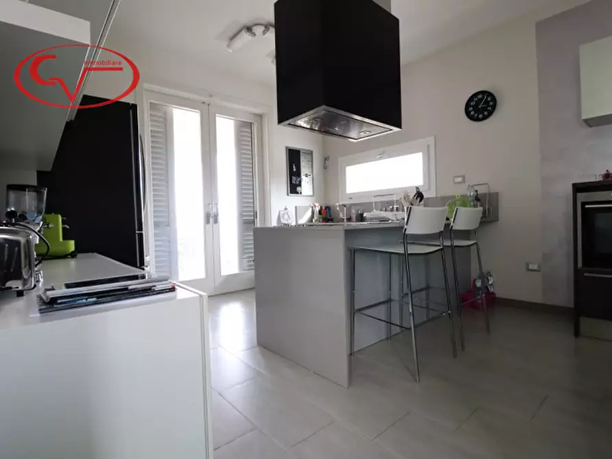 Immagine 49 di Villa in vendita  in via vespucci a Montevarchi