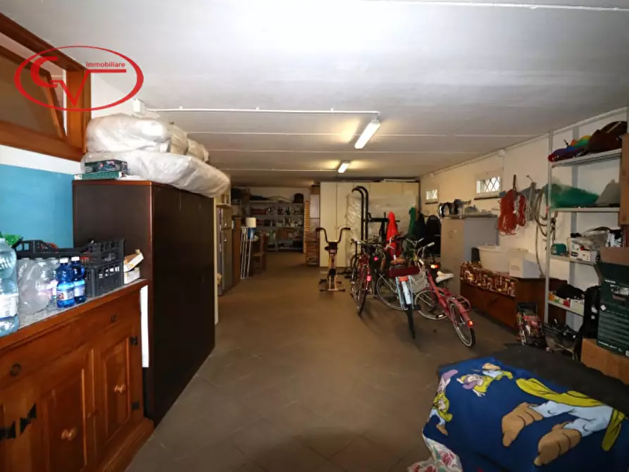 Immagine 60 di Villa in vendita  in via vespucci a Montevarchi