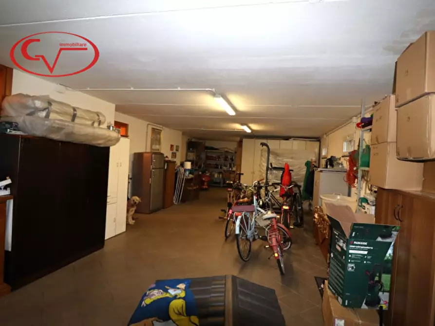 Immagine 61 di Villa in vendita  in via vespucci a Montevarchi