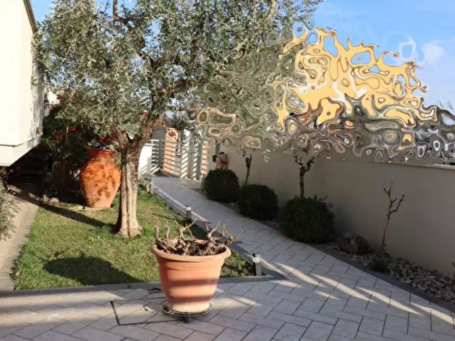 Immagine 63 di Villa in vendita  in via vespucci a Montevarchi