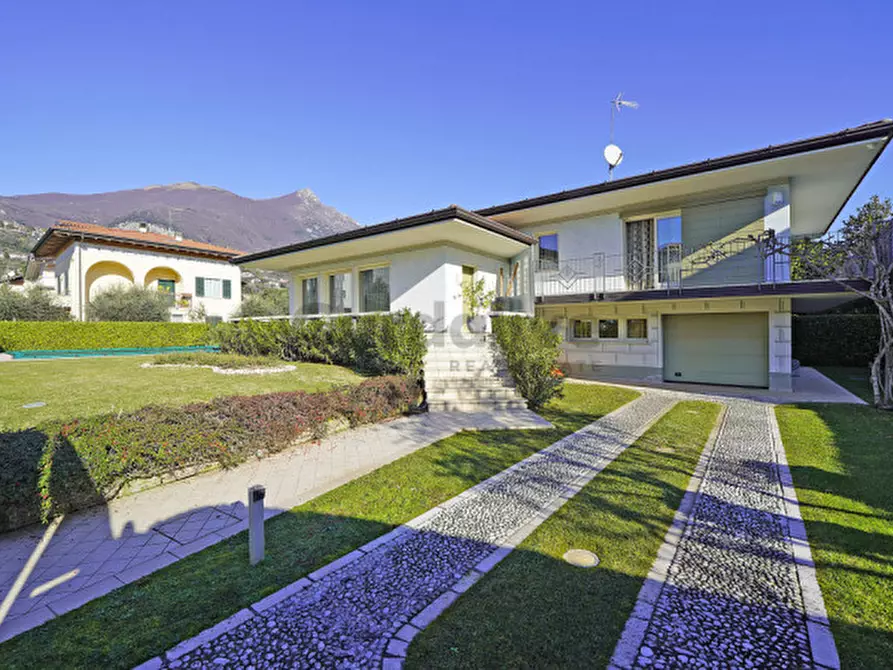 Immagine 2 di Villa in vendita  in Gnutti a Toscolano-Maderno