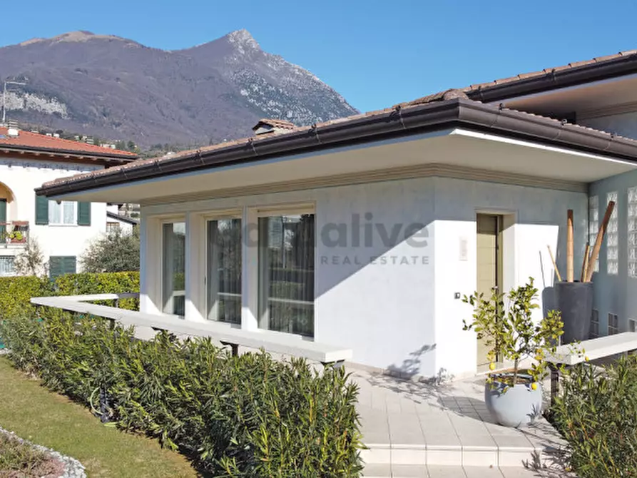 Immagine 4 di Villa in vendita  in Gnutti a Toscolano-Maderno