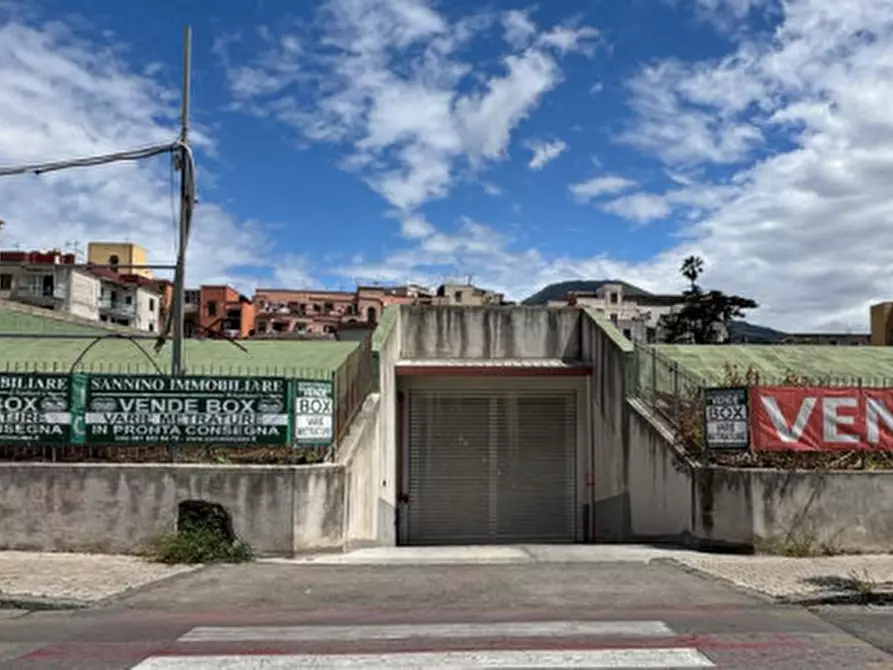 Immagine 3 di Garage in vendita  in VIALE GENERALE CARLO ALBERTO DALLA CHIESA N°24 a Torre Del Greco