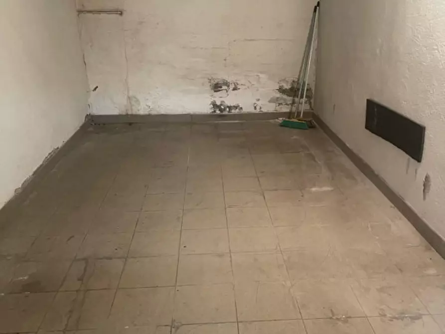 Immagine 3 di Garage in vendita  in via Bellini 28 a Modena