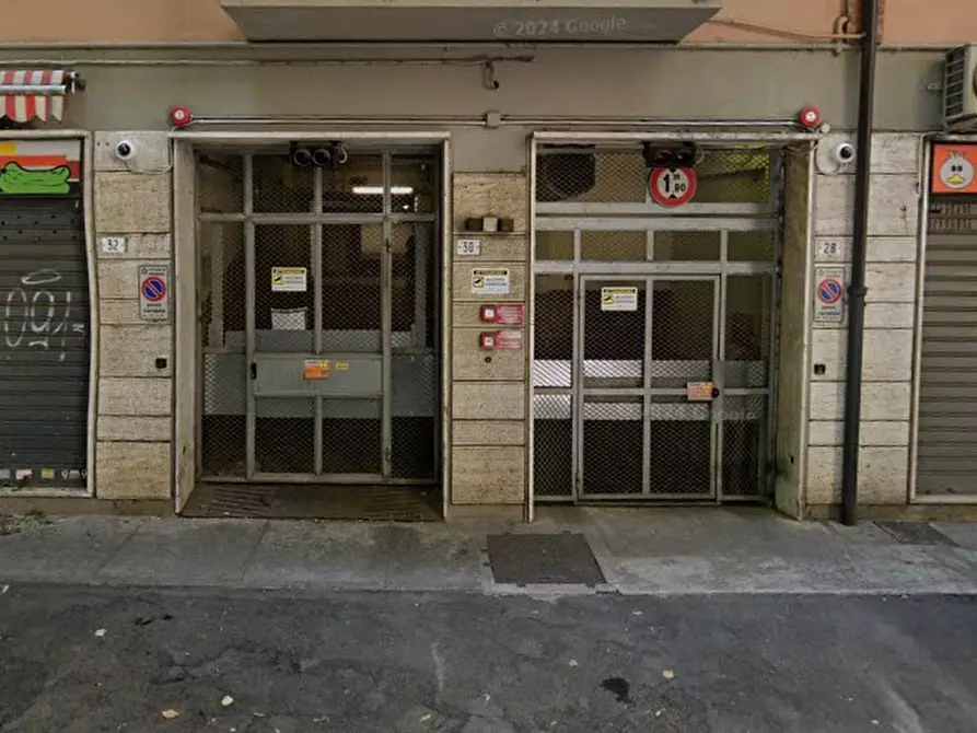 Immagine 4 di Garage in vendita  in via Bellini 28 a Modena