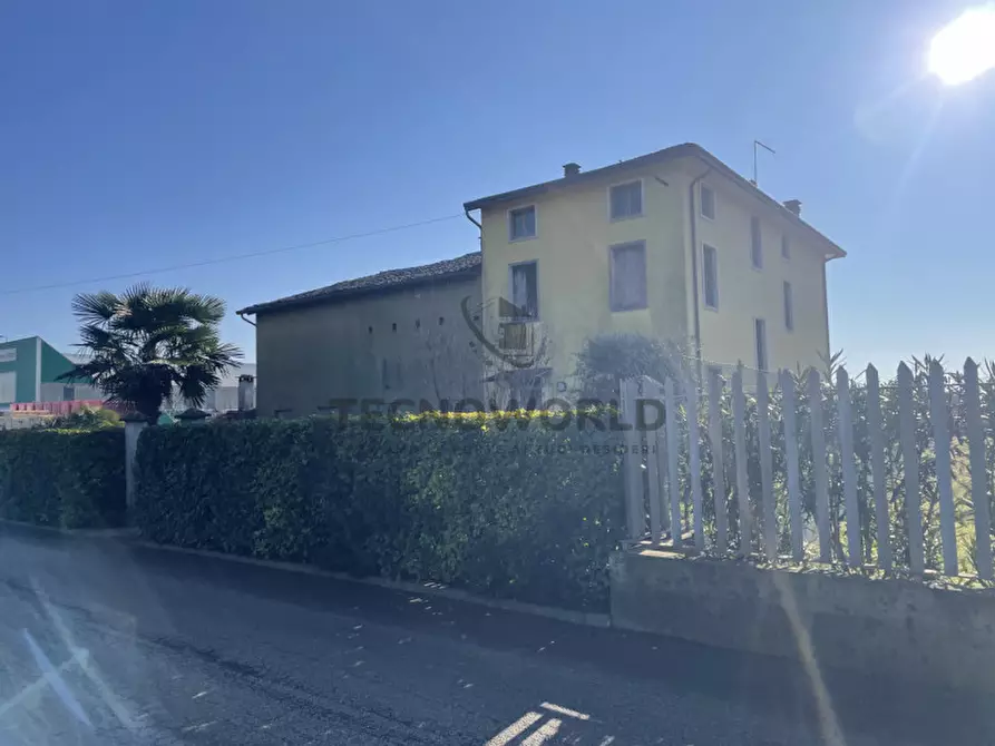 Immagine 2 di Casa indipendente in vendita  in VIA VISAN a Malo