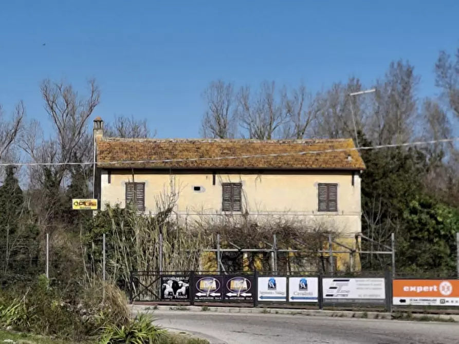 Immagine 1 di Casa indipendente in vendita  a Senigallia