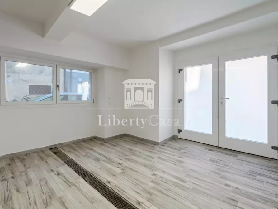 Immagine 11 di Appartamento in vendita  in Via Trento a San Felice Del Benaco