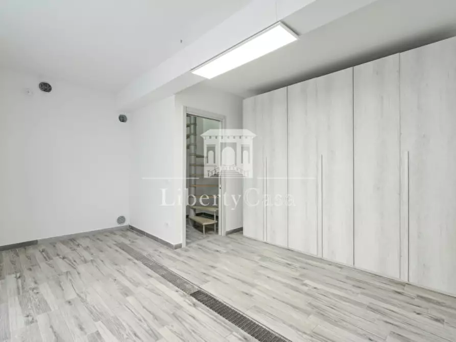 Immagine 13 di Appartamento in vendita  in Via Trento a San Felice Del Benaco