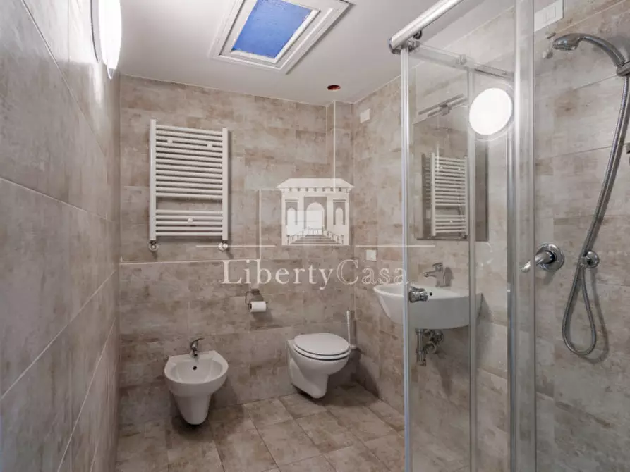 Immagine 17 di Appartamento in vendita  in Via Trento a San Felice Del Benaco