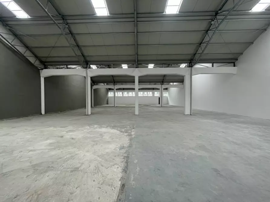 Immagine 2 di Capannone industriale in affitto  in Via Radici in  Piano a Sassuolo