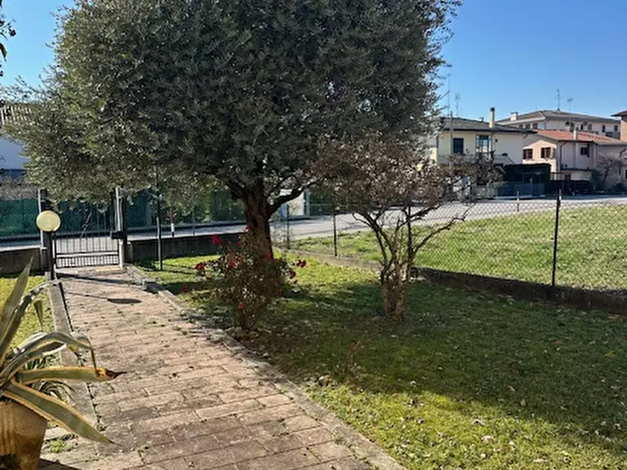 Immagine 3 di Casa indipendente in vendita  in Via Fiorita a Cadoneghe