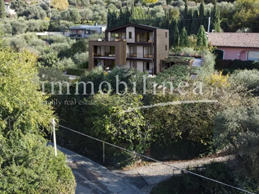 Immagine 16 di Appartamento in vendita  in via per Albisano 158 a Torri Del Benaco