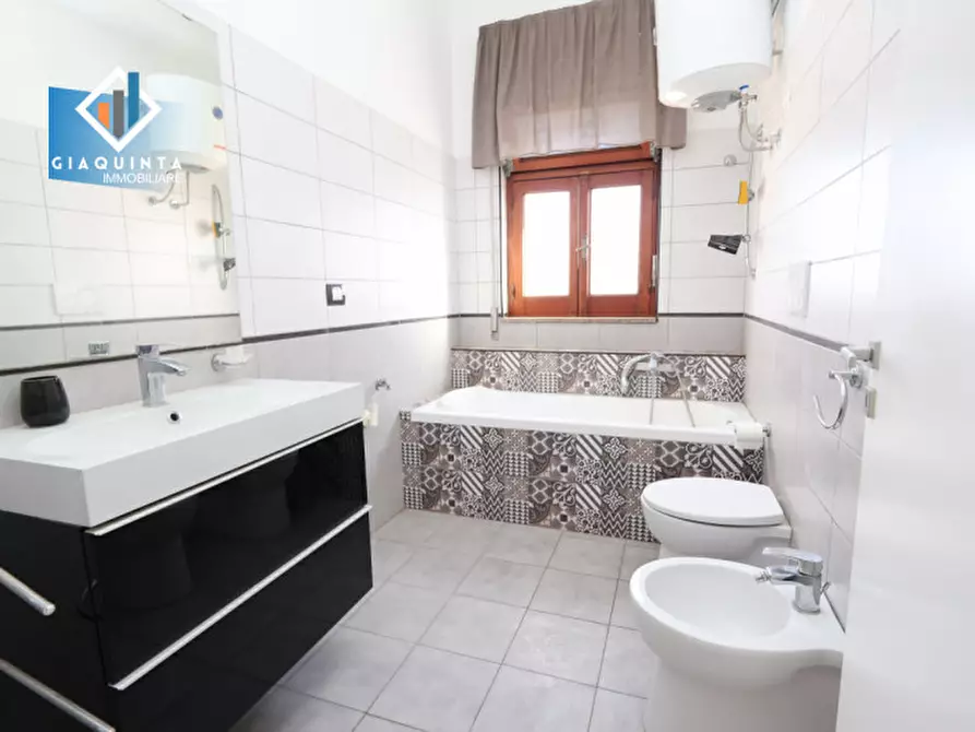 Immagine 10 di Appartamento in vendita  in via Como n.35 a Palagonia