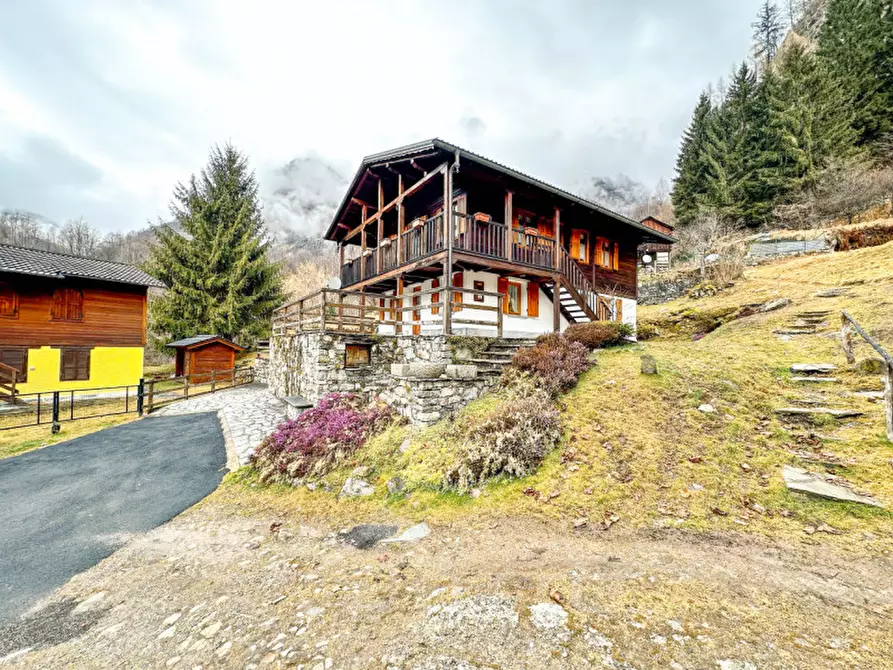 Immagine 3 di Villa in vendita  in Via Ai Bori a Boccioleto