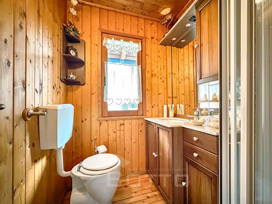 Immagine 14 di Villa in vendita  in Via Ai Bori a Boccioleto