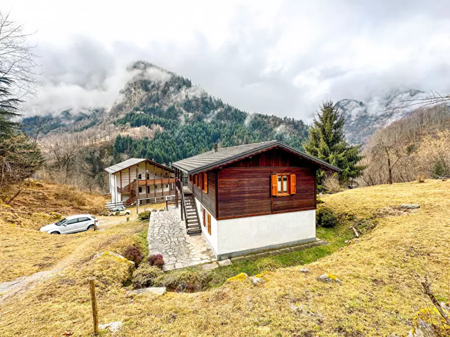 Immagine 21 di Villa in vendita  in Via Ai Bori a Boccioleto