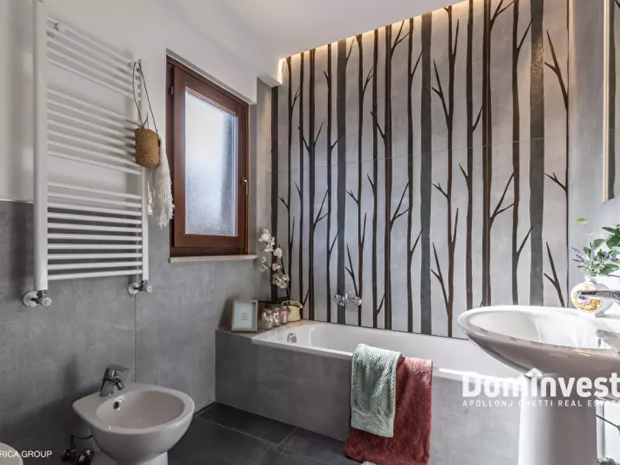 Immagine 12 di Villa in vendita  in Via Caio Acilio a Guidonia Montecelio