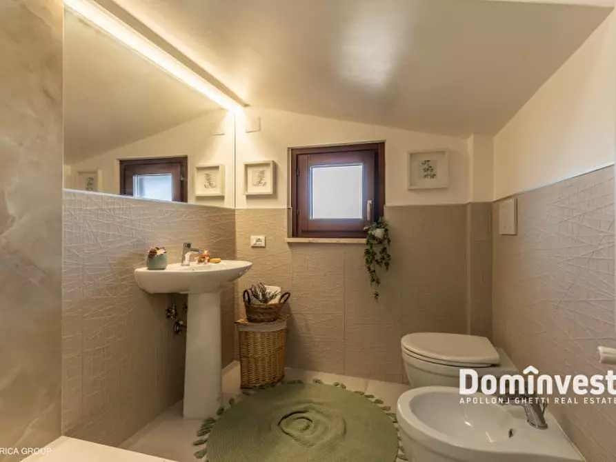 Immagine 19 di Villa in vendita  in Via Caio Acilio a Guidonia Montecelio