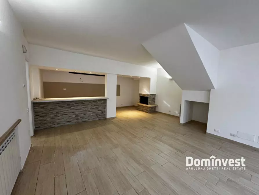 Immagine 26 di Villa in vendita  in Via Caio Acilio a Guidonia Montecelio