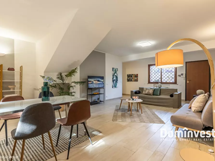 Immagine 27 di Villa in vendita  in Via Caio Acilio a Guidonia Montecelio