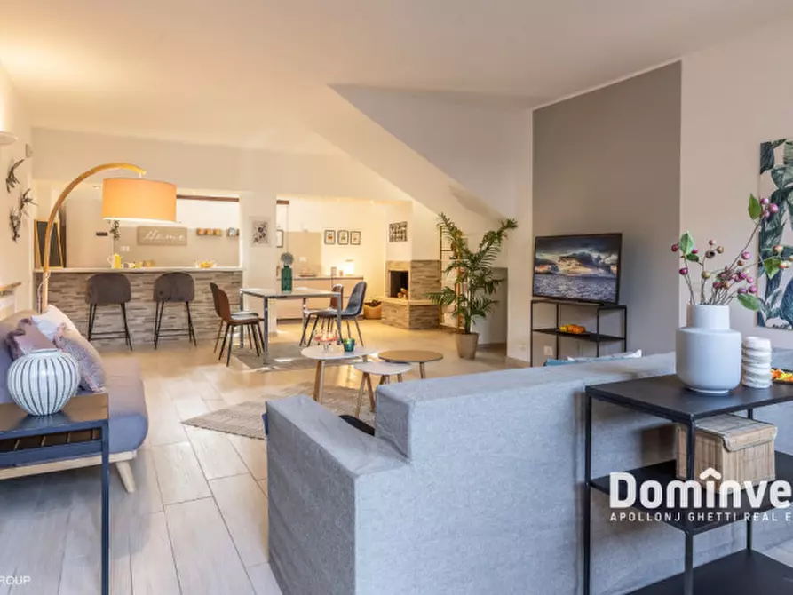 Immagine 30 di Villa in vendita  in Via Caio Acilio a Guidonia Montecelio