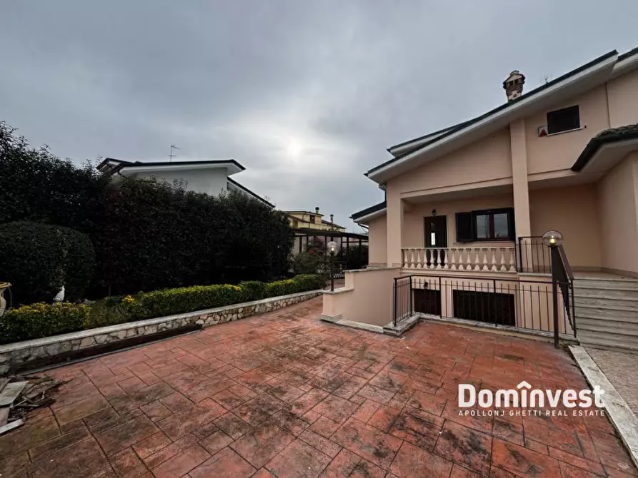 Immagine 30 di Villa in vendita  in Via Caio Acilio a Guidonia Montecelio