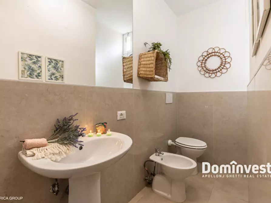 Immagine 33 di Villa in vendita  in Via Caio Acilio a Guidonia Montecelio