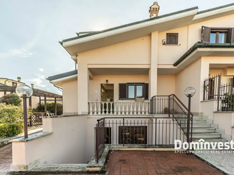 Immagine 36 di Villa in vendita  in Via Caio Acilio a Guidonia Montecelio