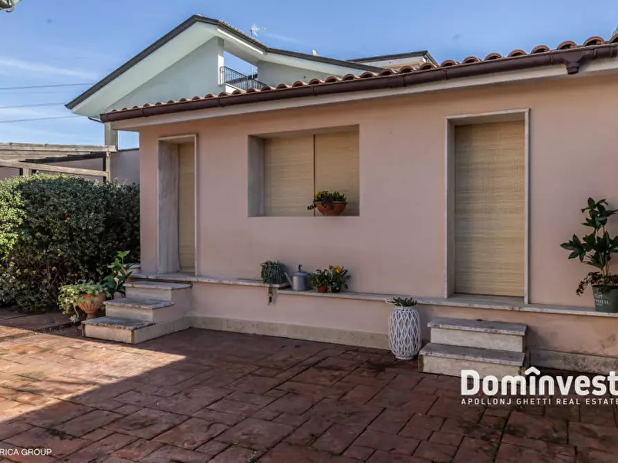 Immagine 58 di Villa in vendita  in Via Caio Acilio a Guidonia Montecelio