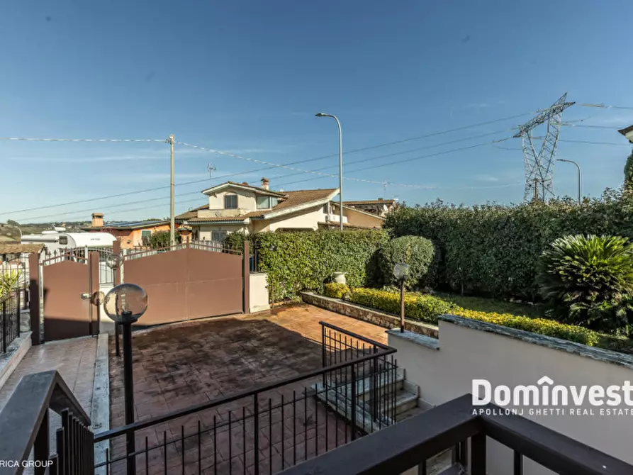 Immagine 63 di Villa in vendita  in Via Caio Acilio a Guidonia Montecelio