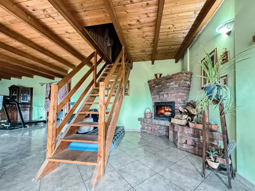 Immagine 7 di Casa indipendente in vendita  in via ciliegia 18 a Landiona