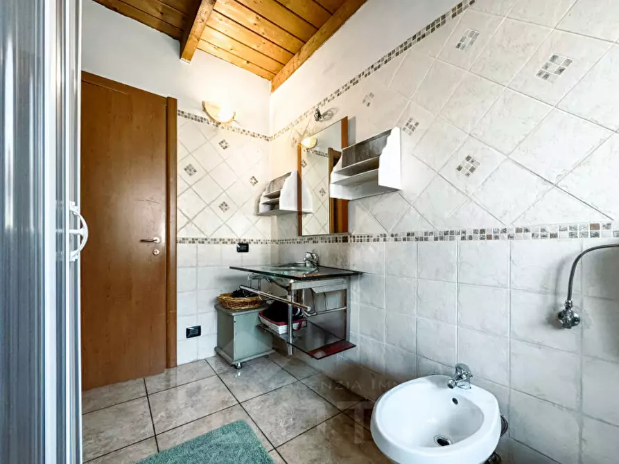 Immagine 16 di Casa indipendente in vendita  in via ciliegia 18 a Landiona