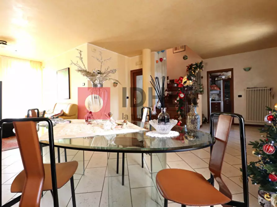 Immagine 2 di Casa bifamiliare in vendita  a Ponte Di Piave