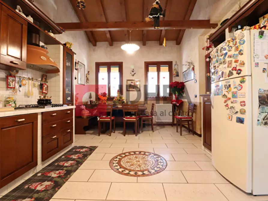 Immagine 8 di Casa bifamiliare in vendita  a Ponte Di Piave