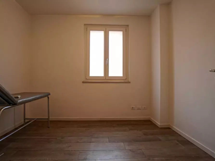 Immagine 5 di Ufficio in affitto  a Verona