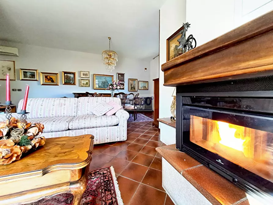 Immagine 7 di Villa in vendita  in Via E. Vanoni a Collebeato