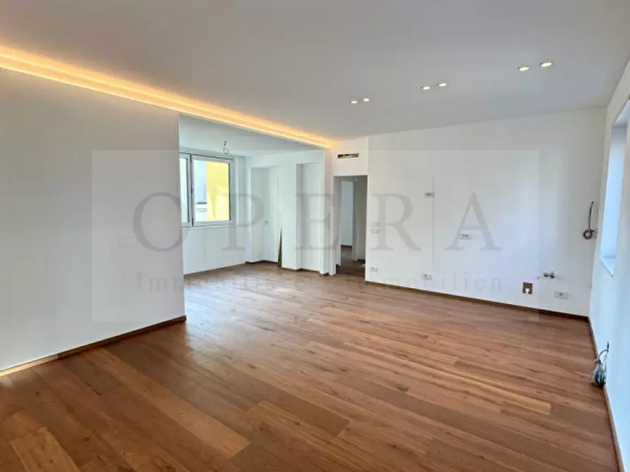 Immagine 1 di Appartamento in vendita  in Via Mendola a Bolzano